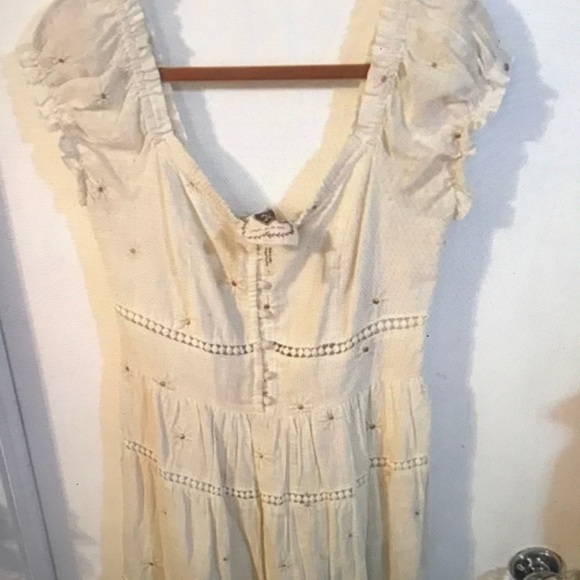 Elegant Cream Mini Dress - Picture 1 of 3